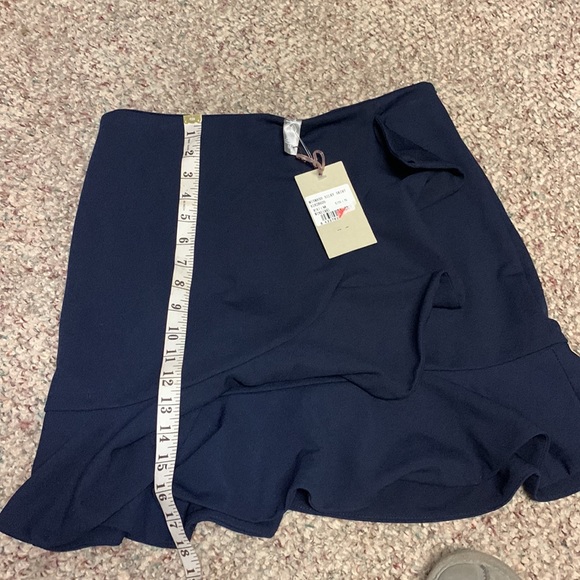 New ruffle wrap skirt - Picture 7 of 9